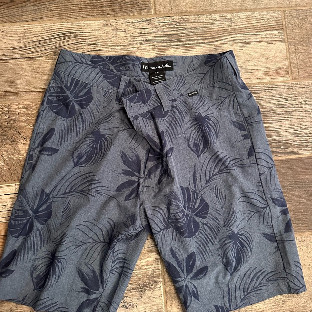 Travis Mathew Blue Flat Front Shorts Stylish Tropical